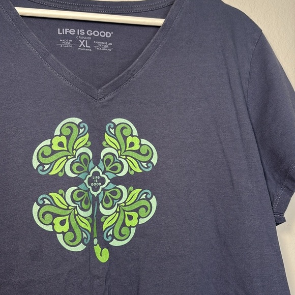 Life Is Good Women's Navy and Green Four Leaf Clover V-Neck Tee large - Picture 3 of 5